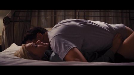 Margot Robbie e outras atrizes nuas e sensuais - O Lobo de Wall Street (2013) HD 1080p