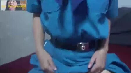Ela quer ser fodida de uniforme, por isso vou dar-lhe o que ela quer. A rata dela é tão apertada. (MP4_High_Quality).mp4