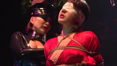 Bondage com cordas japonesas em Montreal