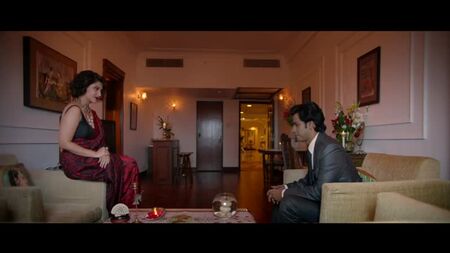 ShahJahan Regency – Cenas sensuais do filme bengali com Swastika e Rit