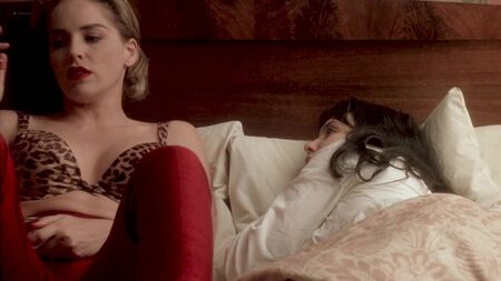 Isabelle Adjani Nua, Sharon Stone Sensual - Diabolique (1996) HD 1080p Web