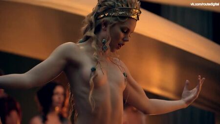 Viva Bianca, Lucy Lawless, etc. nuas - Spartacus: A Vingança (2012) e4 1080p Blu-ray - Ver online