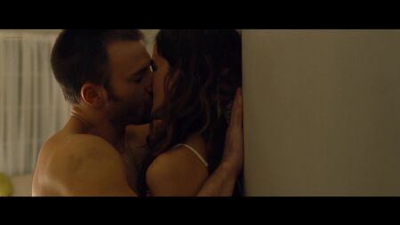 Aubrey Plaza Nua, Michelle Monaghan Sensual - Playing It Cool (2014) HD 1080p / Aubrey Plaza, Michelle Monaghan - Coração em Pedaços