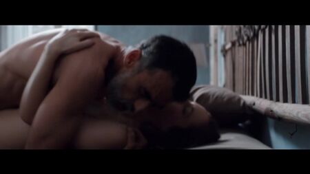 Lucia Mascino, Valentina Belle Nude - Amores que não sabem viver no mundo (2017)
