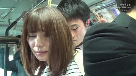 Sexo japonês no autocarro – aquilo com que a jovem asiática sempre sonhou