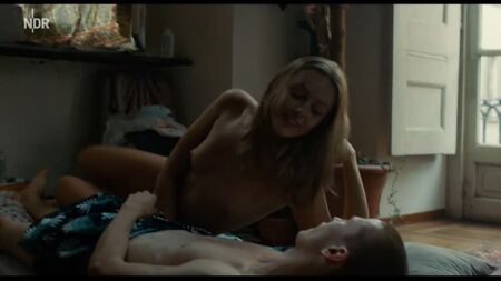 Frida Gustavsson Nude - Tigers (2020) HD 1080p Ver Online