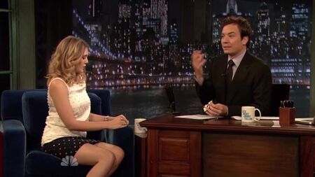 Elizabeth Olsen sensual - Late Night with Jimmy Fallon (2011)