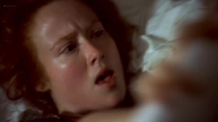 Deborah Kara Unger, Jennifer Ehle nuas - Sunshine (1999) HD 720p WEB