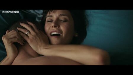 Nina Dobrev - Lucky Day (2019) 1080p WEB Nua? Sensual! Ver online / Nina Dobrev - Assassina por encomenda