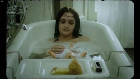 Olivia Cooke Nua - The Quiet Ones (2014) HD 1080p Ver Online / Olivia Cooke - O Experimento: O Mal