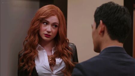 Karen Gillan – Selfie (2014) 1.ª Temporada, Episódio 1, HD 1080p, na Internet, nua? Sensual! Ver online / Karen Gillan – Selfie