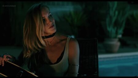 Debby Ryan e Katie Cassidy - Cover Versions (2018) Nua? Sensual! Ver online