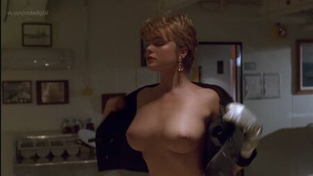 Erika Eleniak Nua – Under Siege (1992) HD 1080p Ver Online / Erika Eleniak – Siege