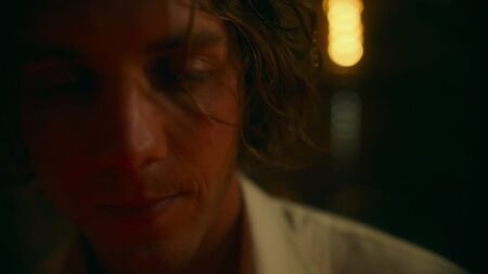A cena do rimjob gay em «The White Lotus» – DESTAQUE