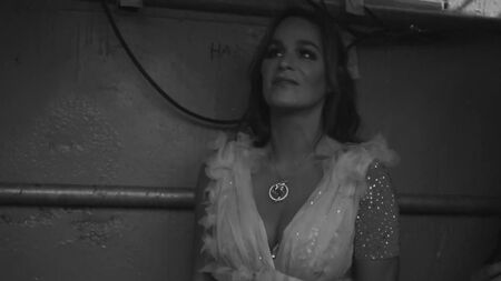 Andrea Berg – Vou sorrir quando partires (Vídeo oficial) MTW