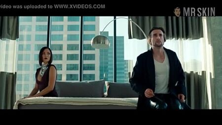 Cena de nudez de Elizabeth Olsen - XVIDEOS.COM.mp4