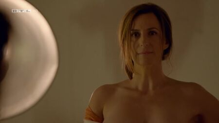 Iris Mareike Steen, Ulrike Frank - GZSZ e7152 (2020) HD 1080p Nua? Sensual! Ver online / Ирис Марейке Стин, Ульрике Франк