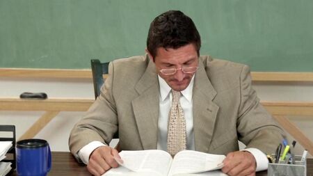 O aluno chupou o professor para uma boa classificação