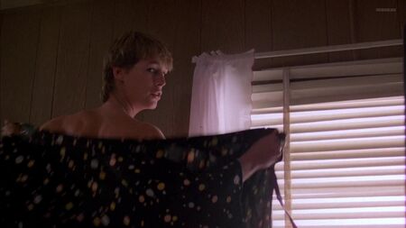 Jamie Lee Curtis (cenas de nudez de Jamie Lee Curtis em «Grandview, USA», 1984)