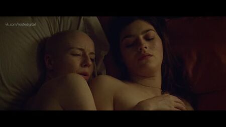 Kacey Rohl, Amber Anderson Nude - White Lie (2019) HD 1080p Ver Online / Kacey Rohl, Amber Anderson - Mentira para salvar