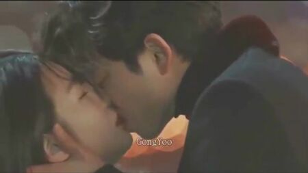 CENA DE BEIJO QUENTE DE GONG YOO - Tudo