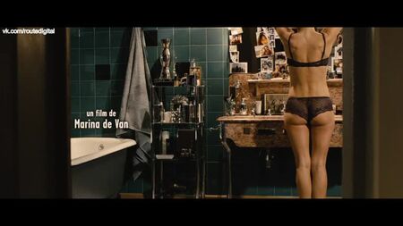 Sophie Marceau nua (transparente) em «Ne te retourne pas» (Don't Look Back, 2009) HD 1080p / Sophie Marceau - Não olhes para trás