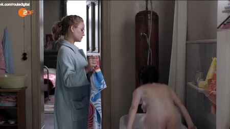 Sonja Gerhardt, Emilia Schüle, Anne Werner, Martina Schöne-Radunski Nude @ Ku'damm 56 (2016) - 720 Ver online
