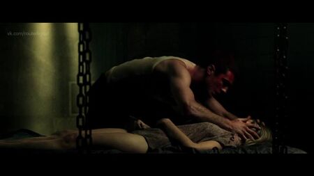 Halston Sage – Poker Night (2014) HD 1080p Nua? Sensual! Ver online