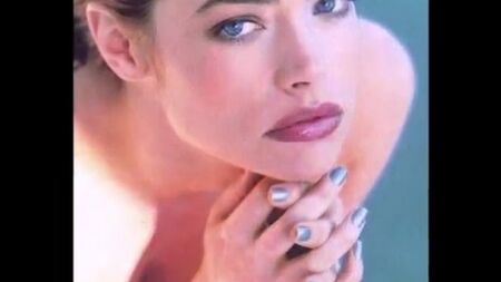 Denise Richards em jovem