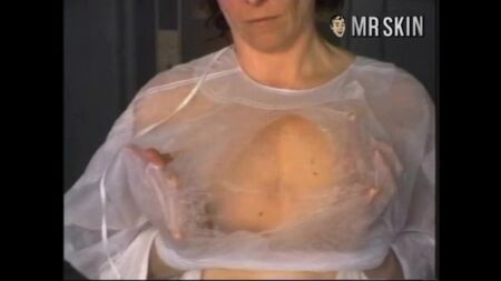 Sigourney Weaver nua - Alien: Resurrection (1997) - Bastidores - Ver online / Sigourney Weaver - Alien