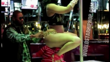 Clube de Strip Deelishis Big Booty [VERSÃO INTEGRAL]