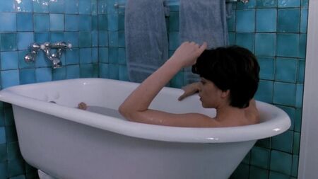 Annabella Sciorra Nua - Sussurros na Escuridão (1992) 1080p
