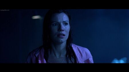Odessa Munroe nua - Freddy vs. Jason (2003)