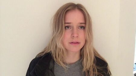 Elizabeth Lail (Mulher)