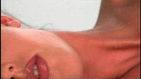 05 - Playboy 2001 - Crista Nicole - Playmate do Mês - Vídeo 02