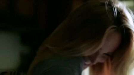 Homenagem sensual a Caity Lotz