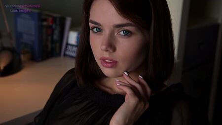 Keira B (também conhecida como Keira Blue) - In Move 09.02.2020 1080p [SOLO]