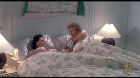 Kelly LeBrock Nua - A Mulher de Vermelho (1984) Ver Online / Kelly LeBrock - A Mulher de Vermelho