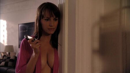 Os seios magníficos de Julie Ann Emery
