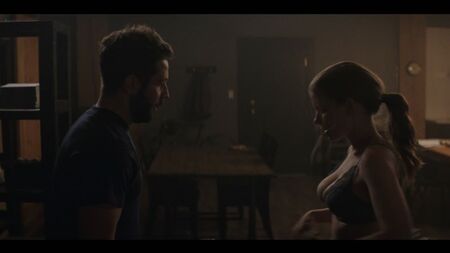 Kate Mara (cenas de sexo de Kate Mara em «A Teacher», 1.ª temporada, episódio 9, 2020)