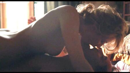 Carrie Coon Nua - The Nest (2020) HD 1080p - Ver Online / Carrie Coon - The Nest