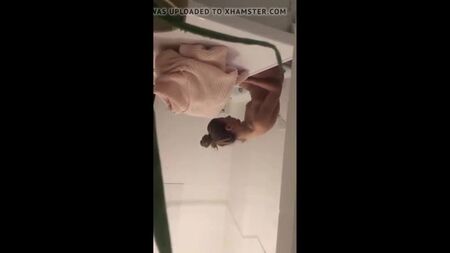 A rapariga da janela do voyeur apanhou-me