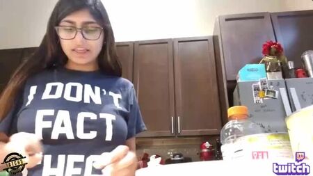 É-a-verdadeira-Mia-Khalifa-em-direto!.mp4