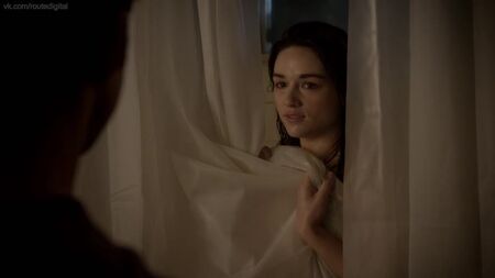 Crystal Reed nua (coberta) - Teen Wolf s03e06 (2013) HD 1080p Ver online / Crystal Reed - Teen Wolf