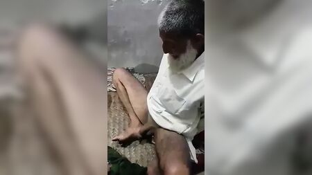 Orgia de avôs paquistaneses pathan de barba prateada