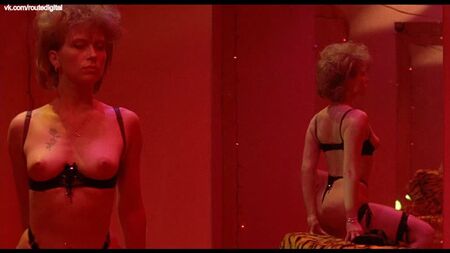 Sherilyn Fenn, Lois Chiles, Britney Marsh nuas - Diário de um Assassino Profissional (1991) HD 1080p Blu-ray