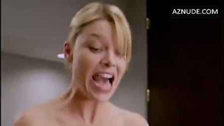 Lauren German monta um pénis